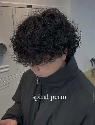 ショート カラー パーマ メンズ キッズ 🧸岩本晴佳/ フェザーパーマのヘアスタイル
