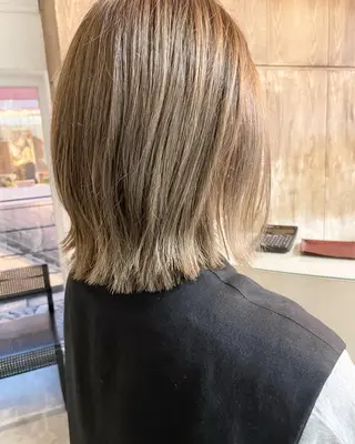 ショート カラー 平 ちひろのヘアスタイル