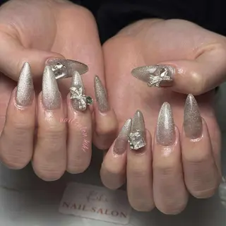 ネイル 💕鈴木ユリ パラジェル/オフ無料のネイルデザイン