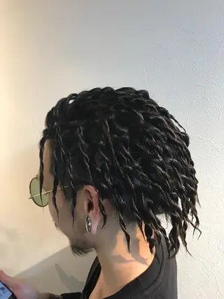 パーマ メンズ 東風上 亮介のヘアスタイル