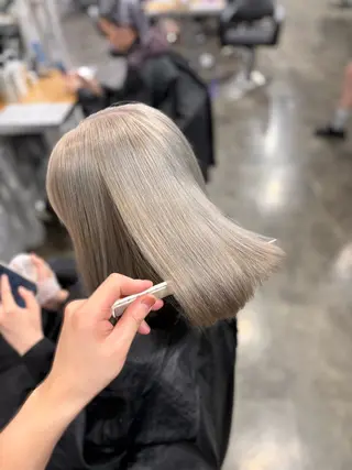 ミディアム カラー ハイトーン特化美容師 🌈ケアブリーチのヘアスタイル