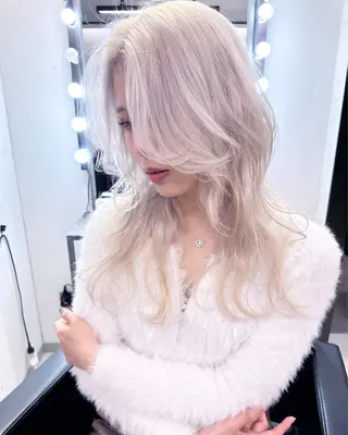 セミロング カラー AiM エイム　韓国レイヤーのヘアスタイル