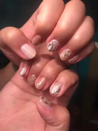 ネイル キラキラ オメメのネイルデザイン