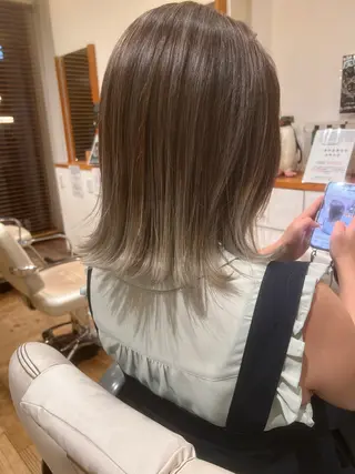 セミロング カラー アザマ ヤスカツ _rosso 川口のヘアスタイル