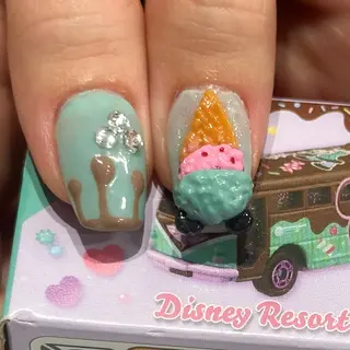 ネイル Manamǐ 個性派のネイルデザイン