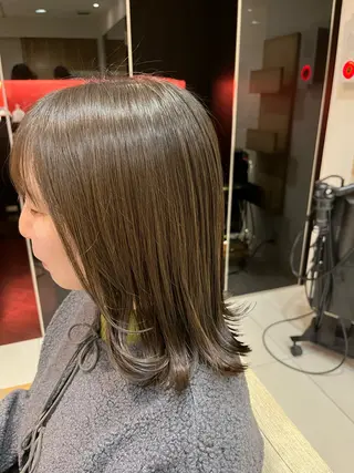 セミロング カラー なつな/ 透明感カラーのヘアスタイル