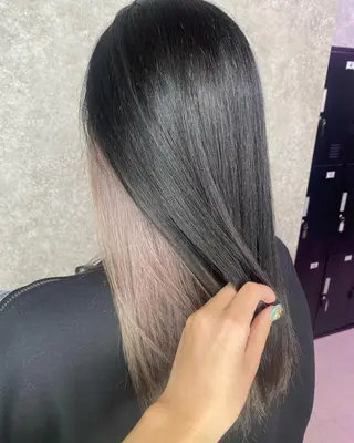 ロング カラー UNDER vr 【アンダーバー】のヘアスタイル