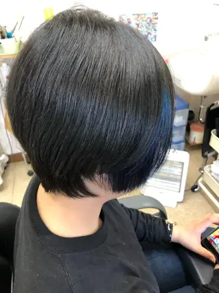 ショート カラー ヘアサロン モカ所属・石塚 浩のヘアスタイル