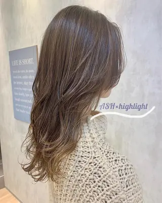 セミロング カラー 吉原 由菜のヘアスタイル