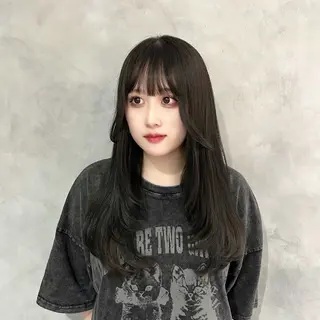 ロング 谷 亜澄のヘアスタイル