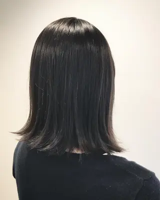 ショート カラー エイト ウメダのヘアスタイル