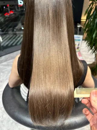 ロング レスピア銀座中央通り店所属・酸性ストレート/ 透明感カラー/中村利のヘアスタイル