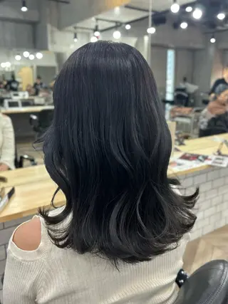 ミディアム カラー angelica難波 Hinaのヘアスタイル