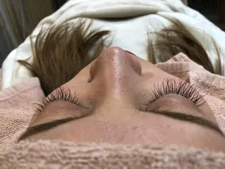 マツエク・マツパ メンズパーマ&メンズ 縮毛矯正ならヒラノのヘアスタイル