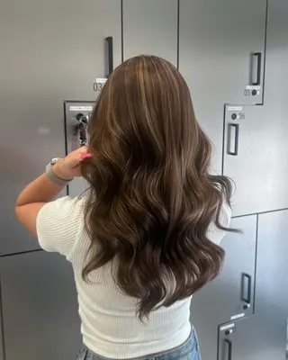 ロング 大人レイヤー/艶髪 🇺🇸TOMONAのヘアスタイル