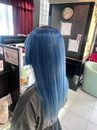 ロング 🖤デザインカラー❤ kana🖤のヘアスタイル