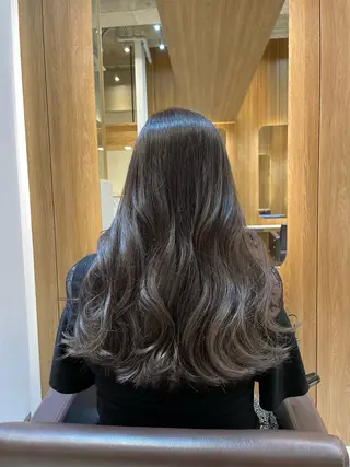 ロング カラー 小島 仁美のヘアスタイル
