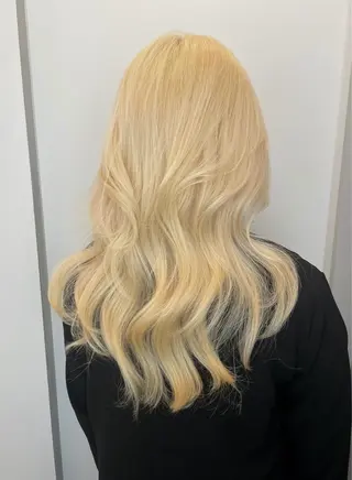 ロング カラー ヘアアレンジ 🎀艶ハイトーン モテ髪🎀さや💜のヘアスタイル