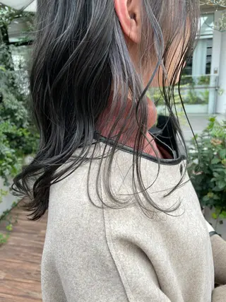 セミロング カラー マエダ リョウのヘアスタイル