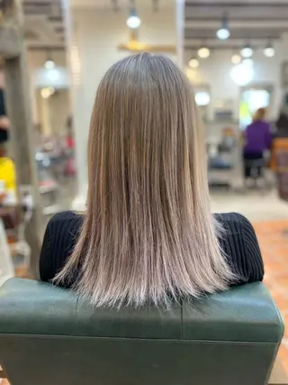 セミロング カラー ハイブリッド美容師！ 藤井 俊壮のヘアスタイル