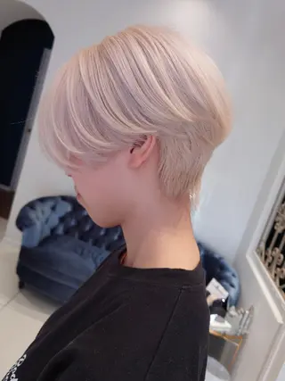 ショート 新潟ハイトーンカラー NO.1✨ 小川 巧のヘアスタイル