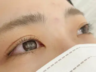 カラー マツエク・マツパ Rich8原宿店 受付担当のマツエク・マツパデザイン