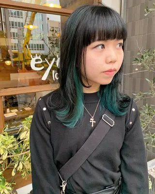 セミロング カラー クロスパーマ× 透明感カラー✂︎のヘアスタイル