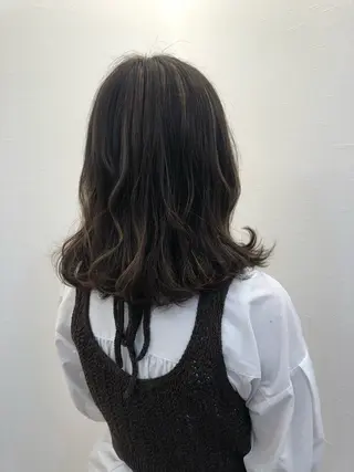 カラー Ruang所属・ツノガイ エリのヘアスタイル