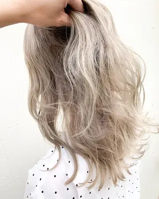 セミロング 🍀ケアブリーチ カラー🍀坂井のヘアスタイル