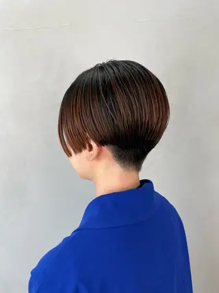 ショート カラー IT by ALBUMあいりのヘアスタイル