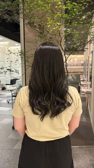 ロング カラー3000円🦋 鈴木思音のヘアスタイル