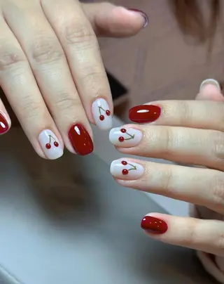 ネイル RAFFINE 月🦋🩵のネイルデザイン