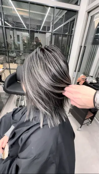 ミディアム カラー シールエクステ/ ダブルカラー/茉央のヘアスタイル