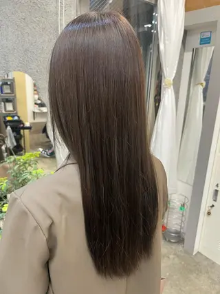 ロング 渡 汐音のヘアスタイル