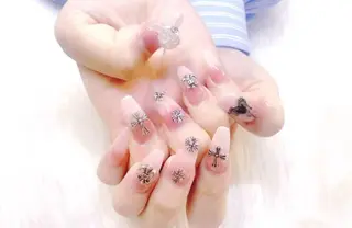 ネイル Queen NAIL SALON所属・林 かねいのネイルデザイン