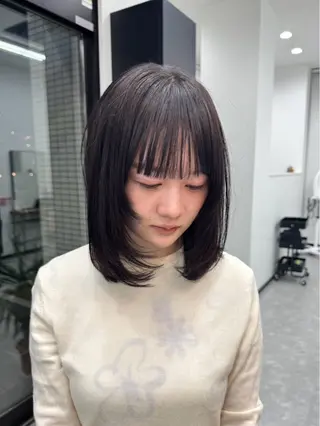 ミディアム アリサ/ 暖色colorのヘアスタイル
