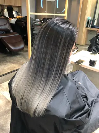 ロング 顔タイプ診断®︎ ハイトーンカラーのヘアスタイル