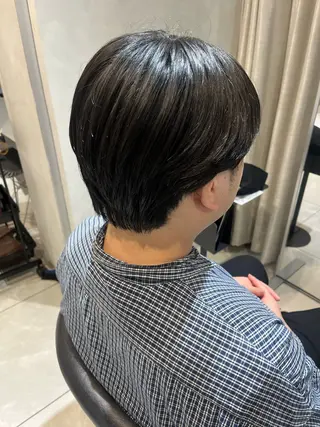 メンズ 韓国メンズ特化 ダウン・毛流れパーマのヘアスタイル
