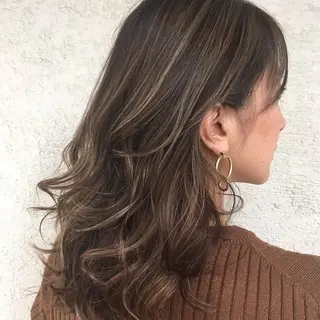 セミロング カラー アブアイ所属・艶髪・酸性ストレート フリツのヘアスタイル