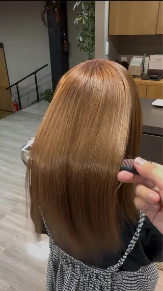 セミロング arika オケシ　リョウダイのヘアスタイル