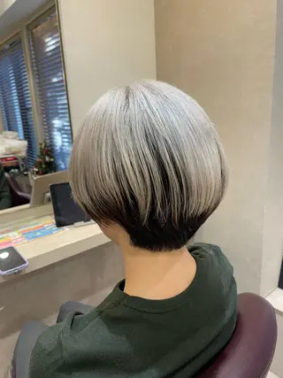 ショート カラー 小川 泉美のヘアスタイル