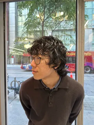 ミディアム パーマ メンズ Aust hair Stella新宿所属・Yuki☺︎パーマ レイヤーカットウルフのヘアスタイル