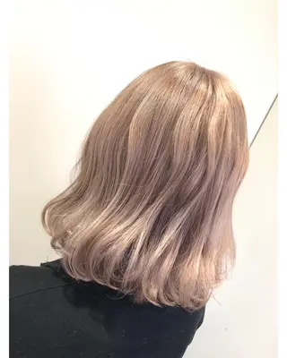 ミディアム カラー 💓シールエクステ ルミエールのヘアスタイル