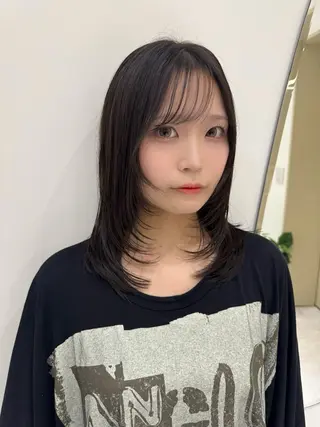 ミディアム 透け 艶感カラー 似合わせ 齊木 勇人のヘアスタイル