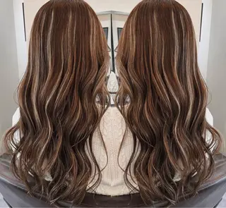 ロング カラー ヘアアレンジ ハイトーンヘアセット 🦋yuri🦋のヘアスタイル