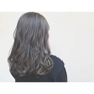 セミロング カラー なかにし まゆみのヘアスタイル