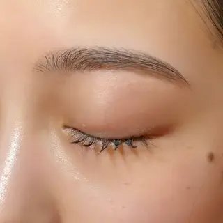 アイブロウ meguru／マツパ ／マツエク／束感のマツエク・マツパデザイン