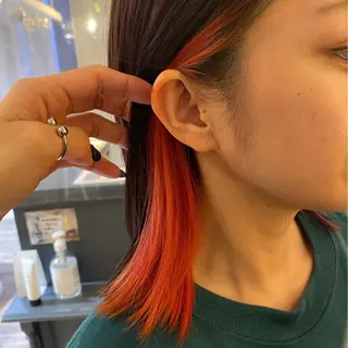 ミディアム カラー 梅田ハイトーン チダ ヒナノのヘアスタイル