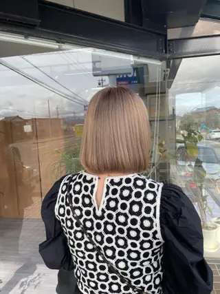 ミディアム カラー alu所属・マキノ キョウカのヘアスタイル