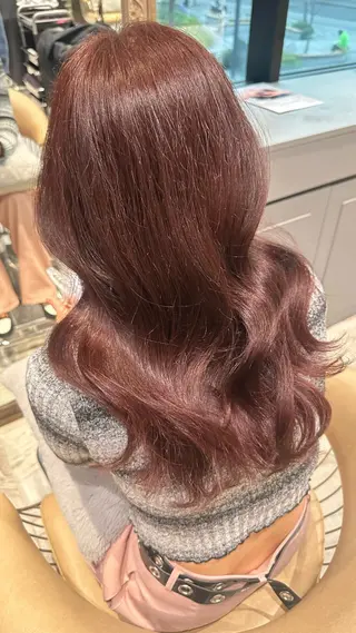 セミロング カラー Ma cherie by Lond所属・ハイトーン/ ミルクティーAikaのヘアスタイル